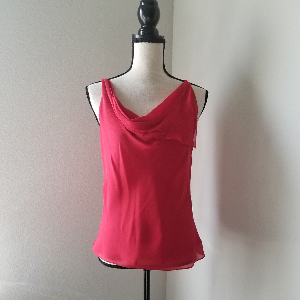 Red shell top